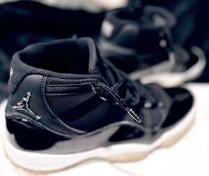 Air Jordan 11 Retro Jubilee 25th Anniversary Black/White CT8012-011